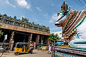 The great Chola temples of Tamil Nadu - the Sri Meenakshi-Sundareshwarar Temple of Madurai. The Nandi bull statue was sitting in front the east entrance of the Pudu-mandapa. 